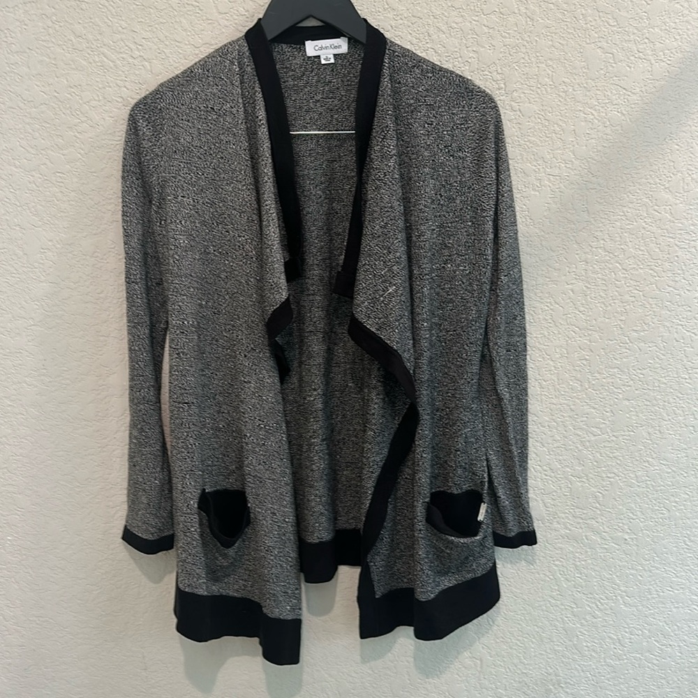 Calvin Klein. Gray and Black cardigann size S